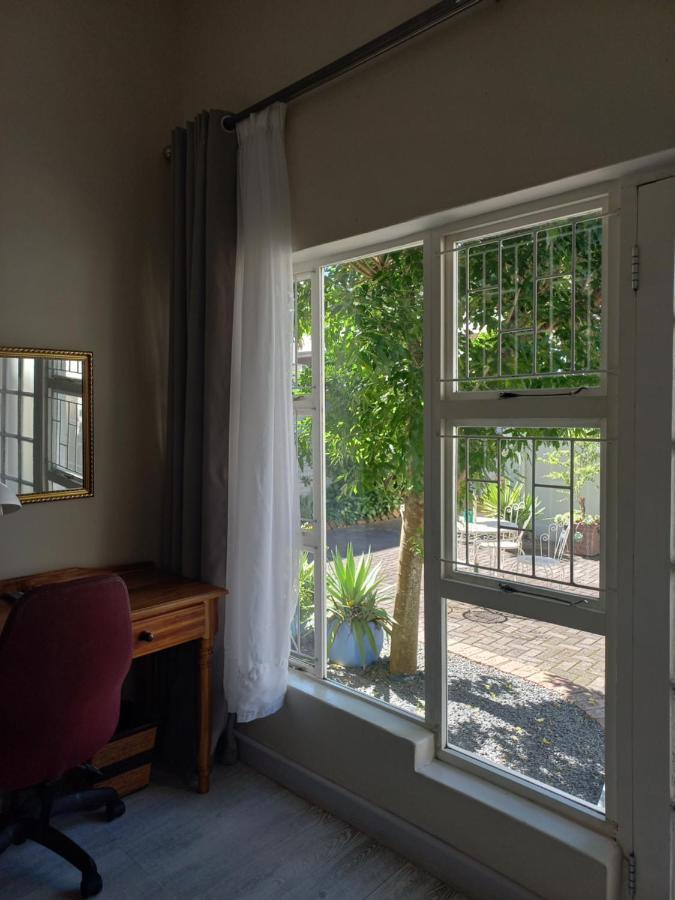 Dreamers Guesthouse - No Loadshedding King William's Town Exteriör bild