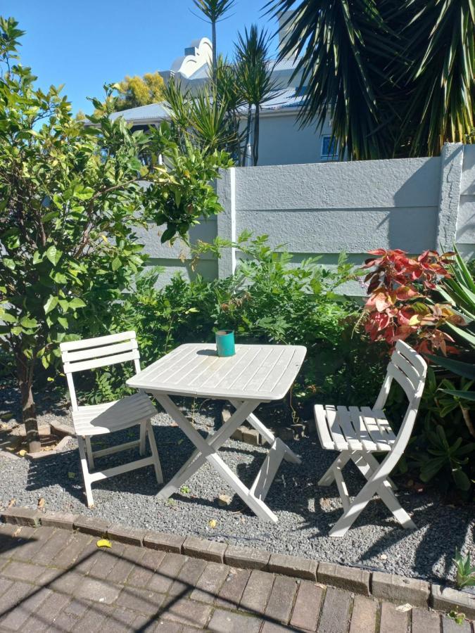Dreamers Guesthouse - No Loadshedding King William's Town Exteriör bild