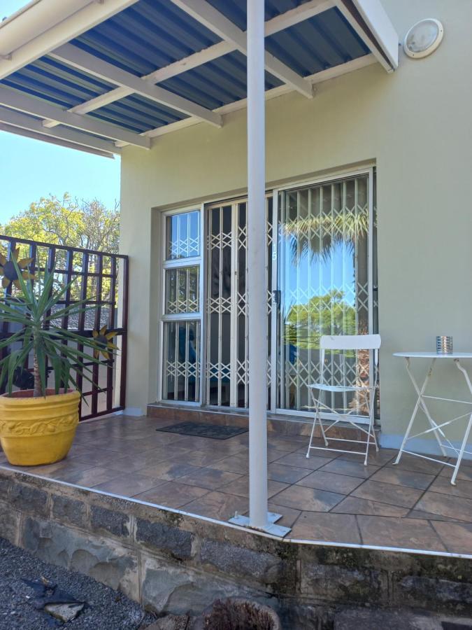 Dreamers Guesthouse - No Loadshedding King William's Town Exteriör bild